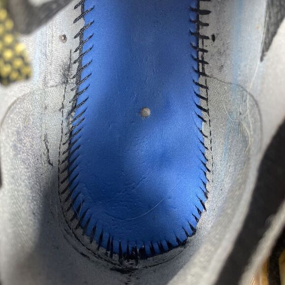 Brooks Womens 12 Shoes Levitate 4 Black Gold Victory Running Trainer NO INSOLES - Picture 6 of 10